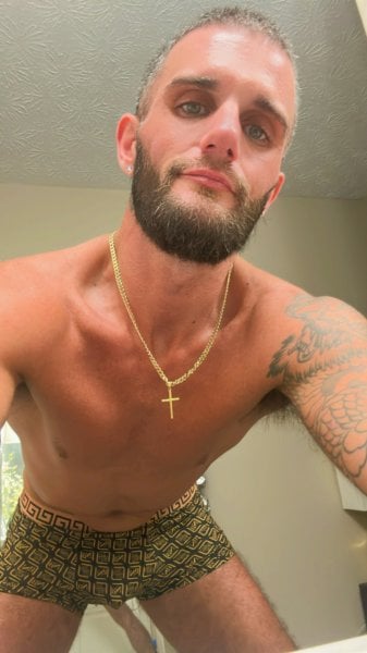 ChristopherCL performs massage in Milwaukee, WI - 979239