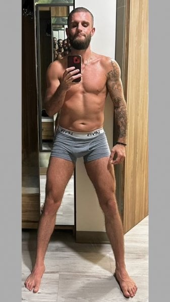 ChristopherCL performs massage in Milwaukee, WI - 954293