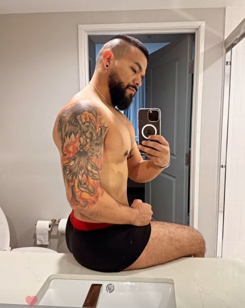 Milan_latin performs massage in Chicago, IL - 975019