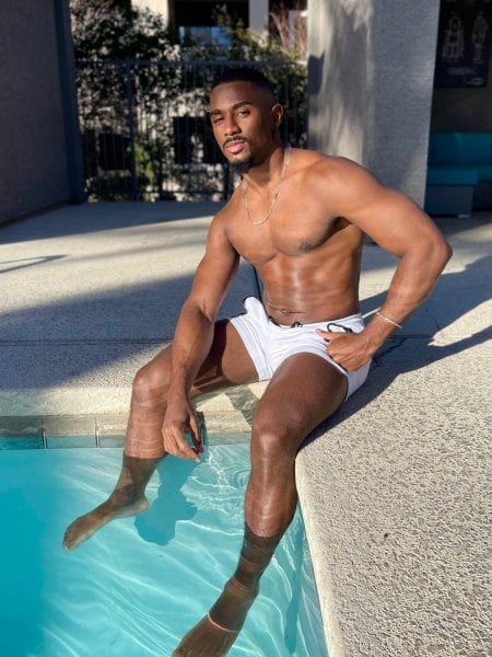 Adonys performs massage in Las Vegas, NV - 967134