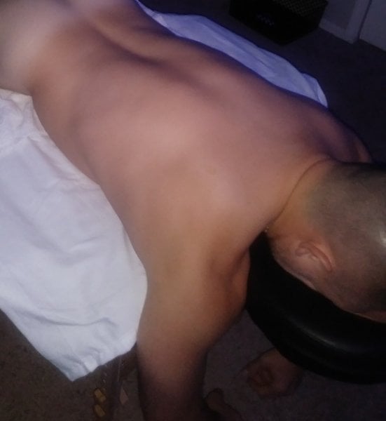 Handtoskin performs massage in San Antonio, TX - 980849