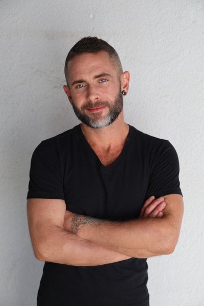 ChrisRyan performs massage in Palm Springs, CA - 980586