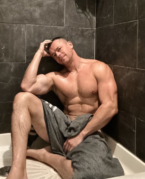 Michael_fit performs massage in New York City, NY - 957508