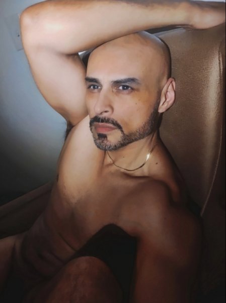 DiegoX performs massage in Greensboro, NC - 972629