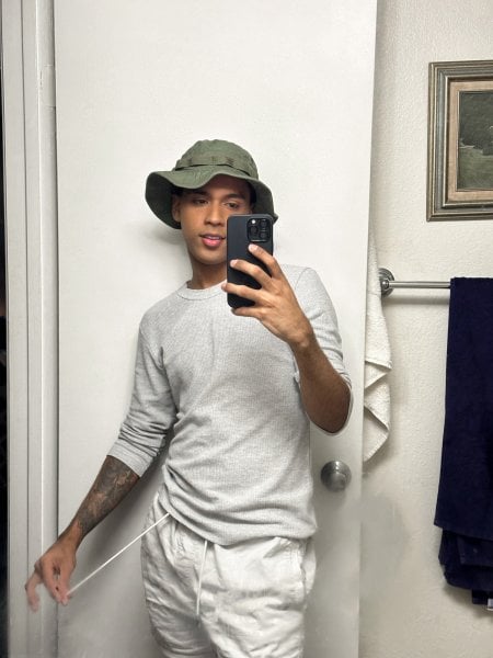 Mathsantos performs massage in Oakland, CA - 960970