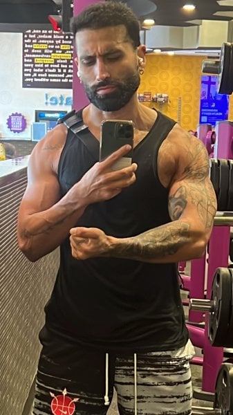 AdrianUd performs massage in Miami, FL - 970818