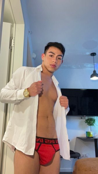 CRISTIANTWINKXL performs massage in Madrid, Spain - 960844