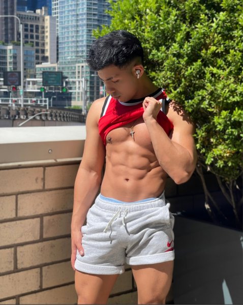 Sebas_fit performs massage in Manhattan, NY - 962527