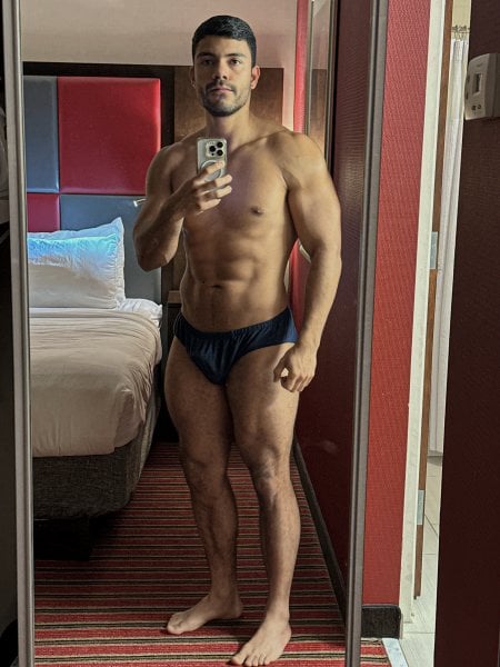 LatinROBERT performs massage in Atlanta, GA - 969112