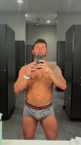 AronCasas performs massage in Greenville, SC - 981981