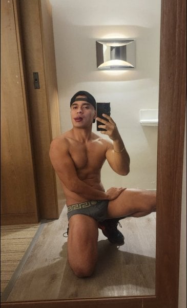 LATIN_BOYS performs massage in Seattle, WA - 966175