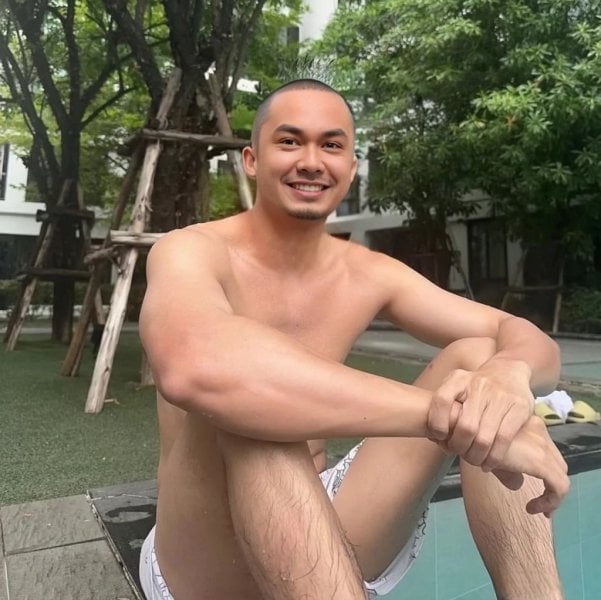 OliverThailand performs massage in West Hollywood, CA - 977813