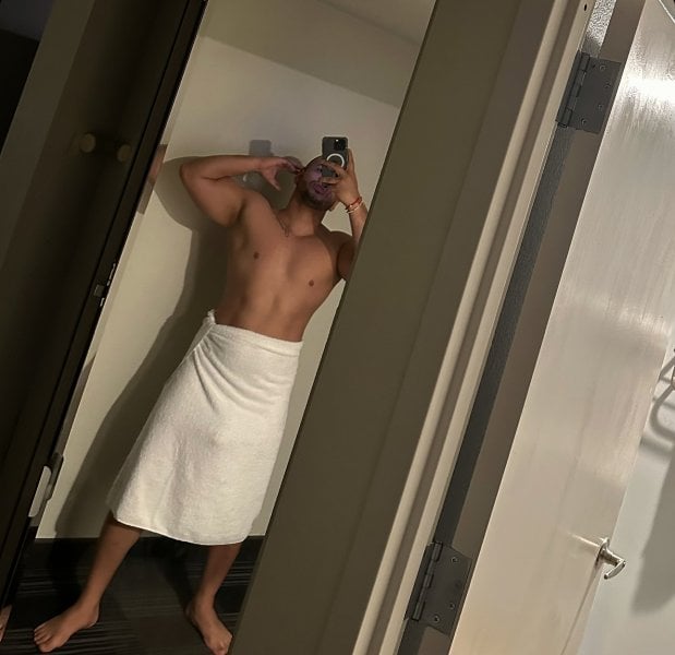 Eloyv performs massage in Philadelphia, PA - 971329