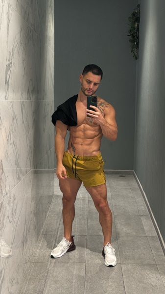 franciscozuluaga performs massage in Miami, FL - 960358