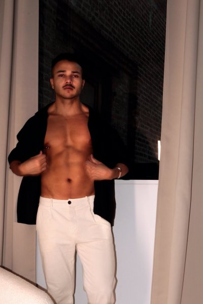 DEDEUSFREDERICO performs massage in Manhattan, NY - 983427