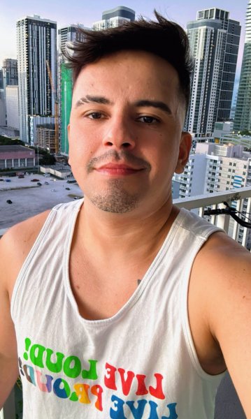 Bruninho performs massage in Miami, FL - 981742