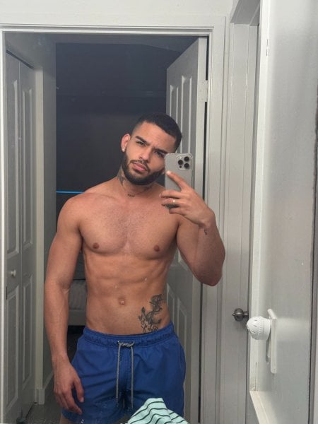 JoshCuban performs massage in Miami, FL - 972969