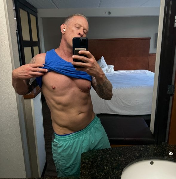 ScottTyson performs massage in Raleigh, NC - 951714