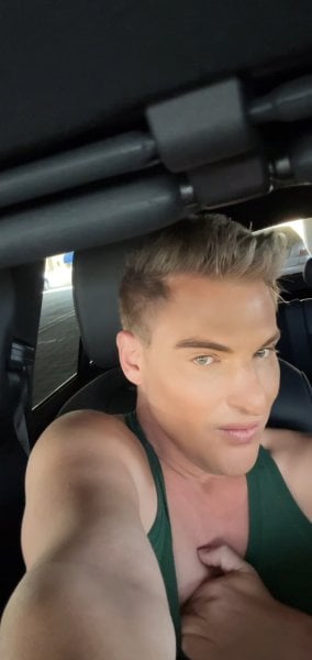 Blondejckmasaage performs massage in Palm Springs, CA - 963789