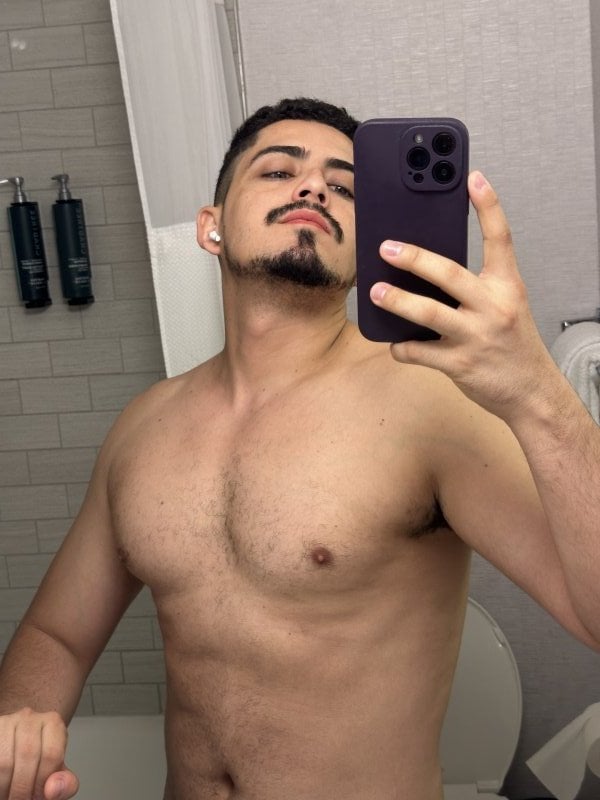 Dhamyanlatino performs massage in Manhattan, NY - 952142