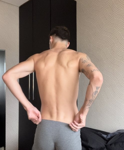 Gianluccahuff performs massage in Sao Paulo, Brazil - 955061