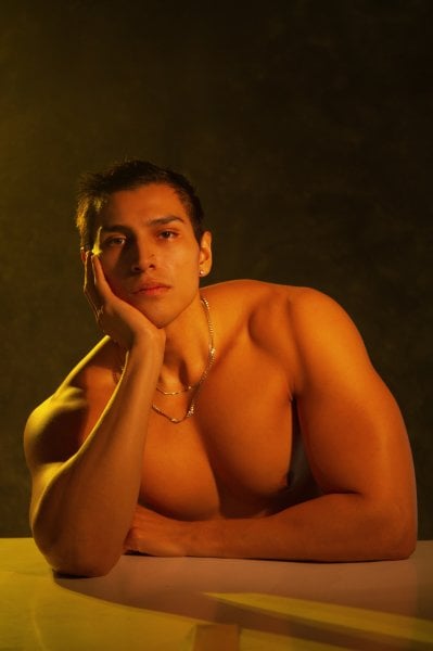 Leo_casador performs massage in Orange County, CA - 952732