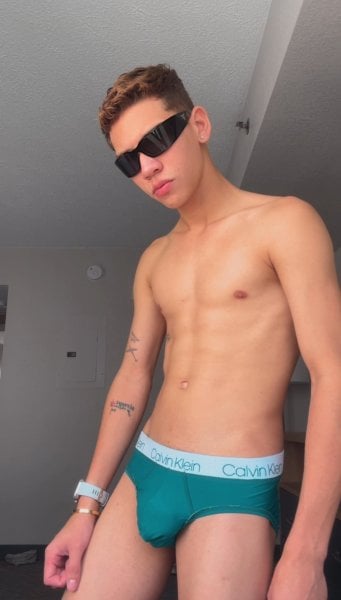 JESUSLATINBOY performs massage in Washington, DC - 955572