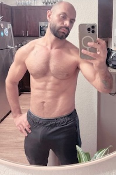 thewoof performs massage in Orlando, FL - 952947