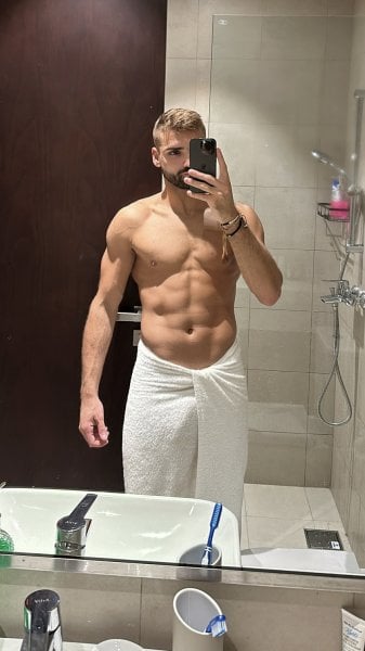 fabiofitcardoso performs massage in London, United Kingdom - 976712