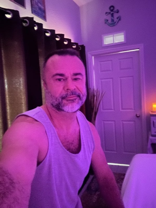 JRodPVD performs massage in Fort Myers, FL - 984557