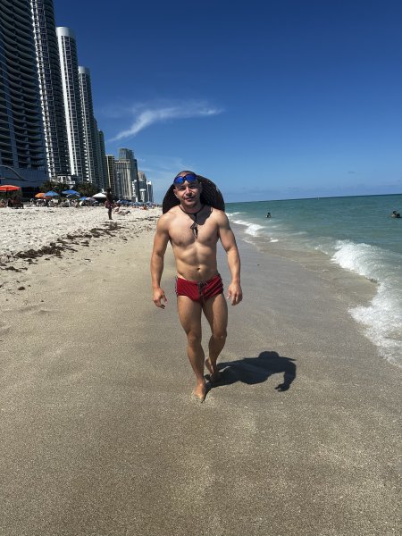 Brazilianhandsfl performs massage in Wilton Manors, FL - 955965