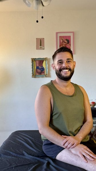 NicksMassages performs massage in Los Angeles, CA - 954395