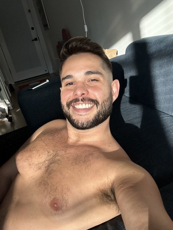 NicksMassages performs massage in Los Angeles, CA - 956637