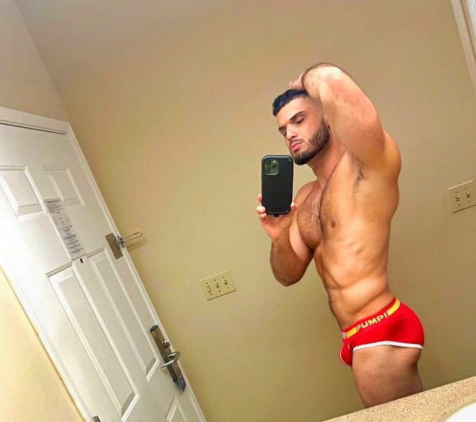 Josevnz performs massage in Houston, TX - 954776