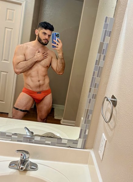 Josevnz performs massage in Houston, TX - 966655