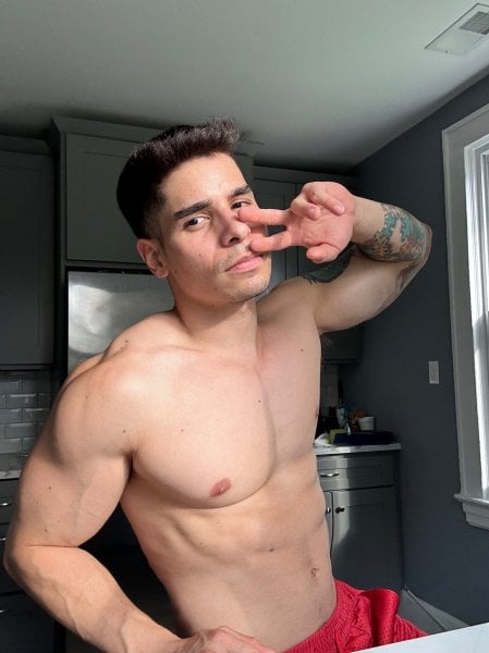 Oliverlatin performs massage in New York City, NY - 955802