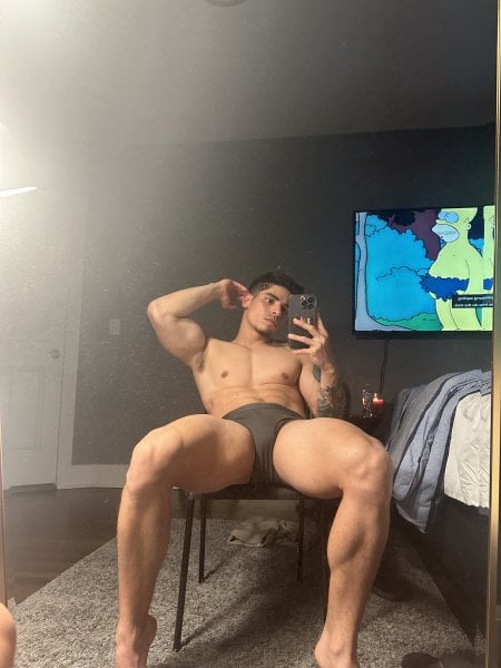 Oliverlatin performs massage in New York City, NY - 960888