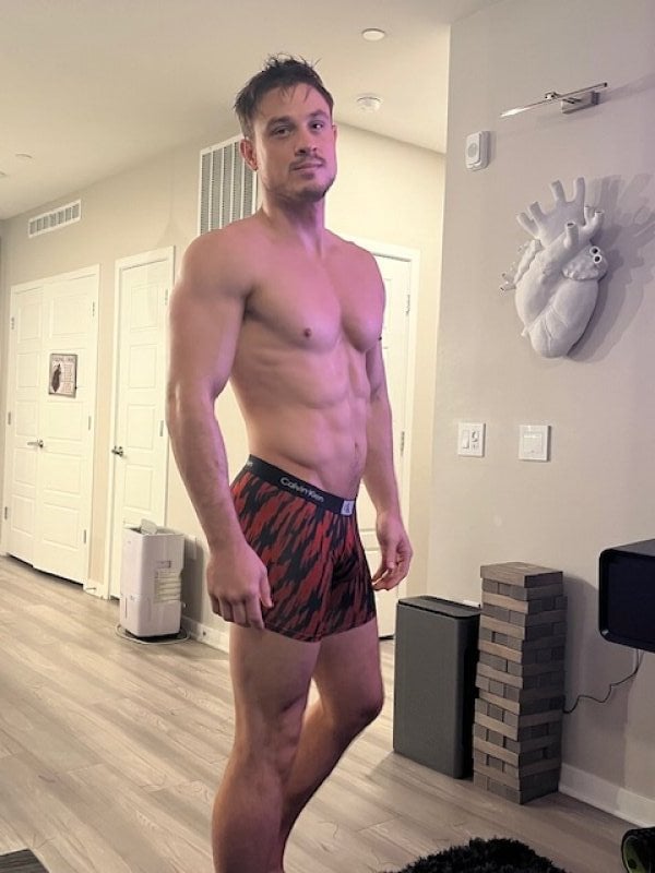 BradyAllen performs massage in Burbank, CA - 964492