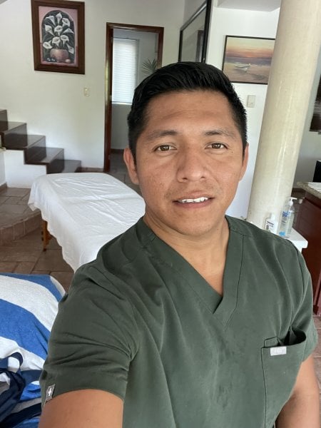 AECHAN performs massage in Cancun, Mexico - 966992