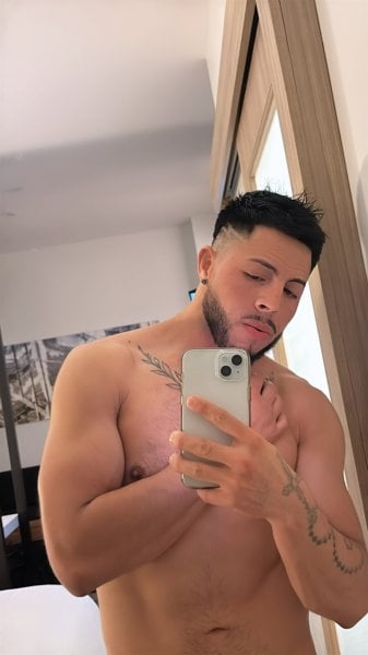 Boymexicano performs massage in Houston, TX - 972379