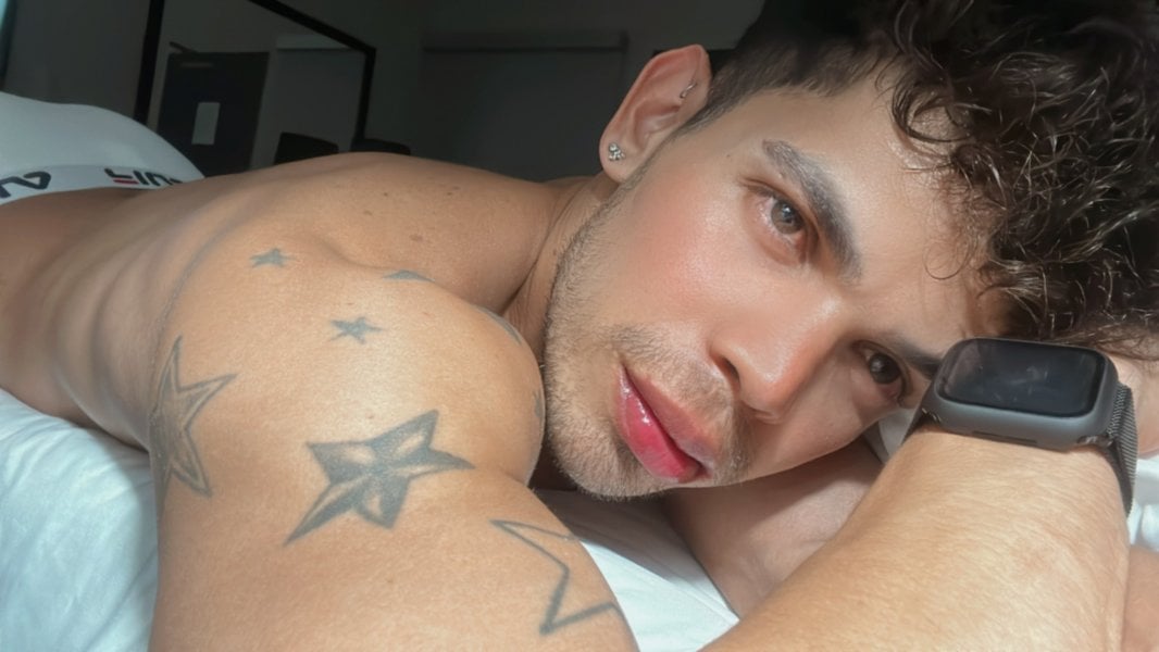 Abrahamlozar performs massage in Miami, FL - 971630