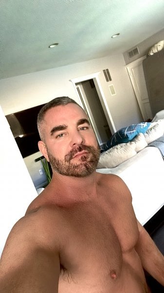 BrentXLHands performs massage in West Hollywood, CA - 970549