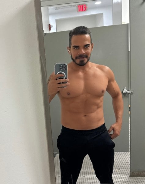 Tigerlatino performs massage in Oakland Park, FL - 972298