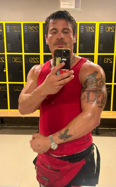 JoaoNyc performs massage in New York City, NY - 977937