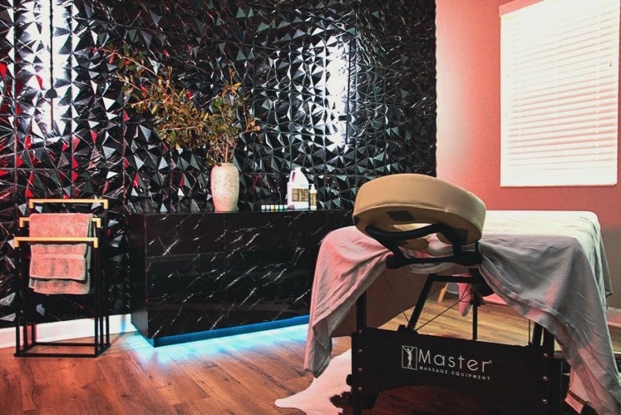 KingstonMassage performs massage in Fort Lauderdale, FL - 983430