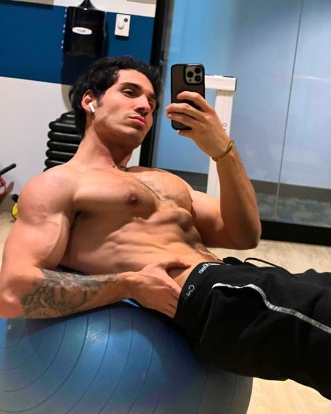 AlessandroLatino performs massage in New York City, NY - 981556