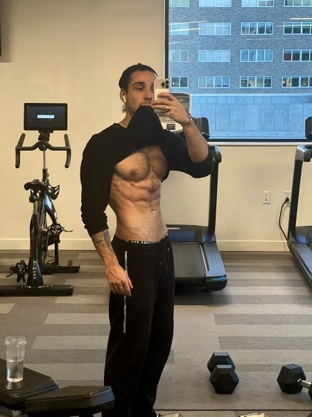 AlessandroLatino performs massage in New York City, NY - 981559