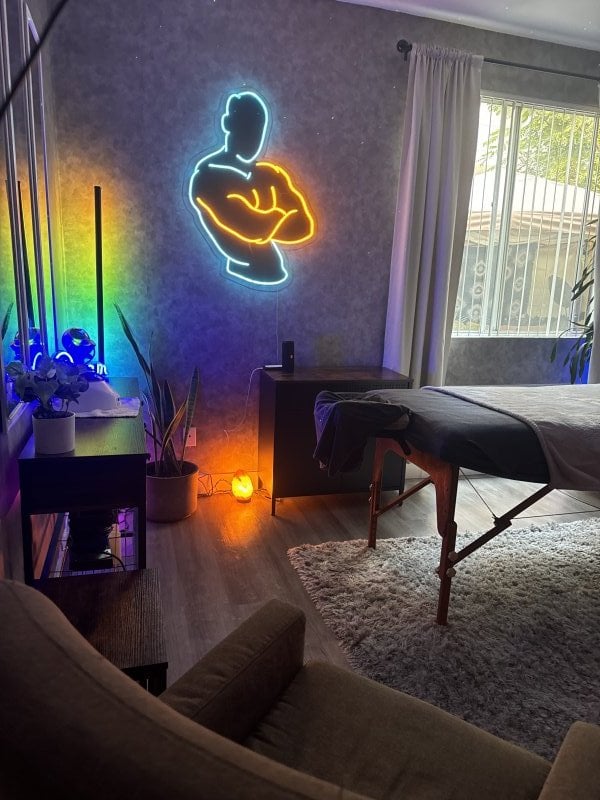 ExclusiveTouch performs massage in Los Angeles, CA - 961182