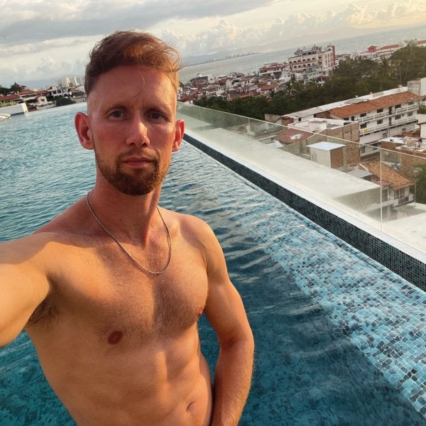 Williamwest performs massage in Puerto Vallarta, Mexico - 953111