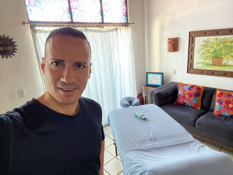 DannyMasseur performs massage in Puerto Vallarta, Mexico - 976854